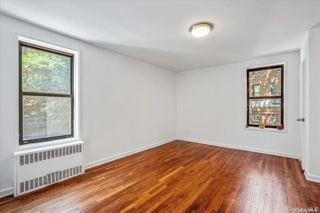 90-11 35 Avenue Jackson Heights NY 11372