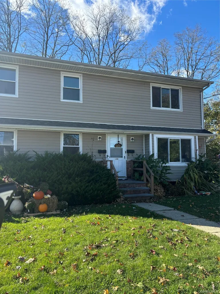 148 N 22nd Street Wheatley Heights NY 11798