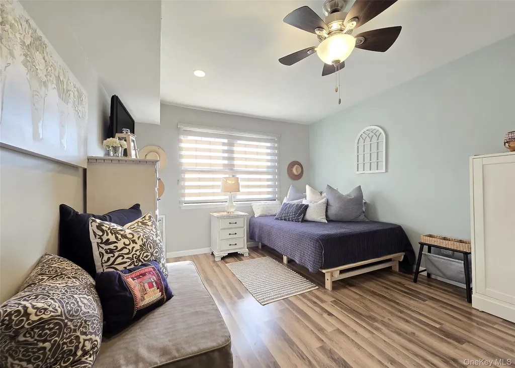324 Mariners Way Copiague NY 11726