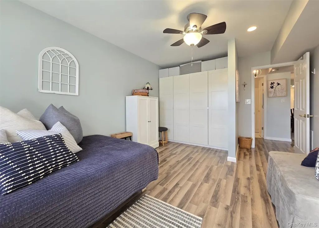 324 Mariners Way Copiague NY 11726