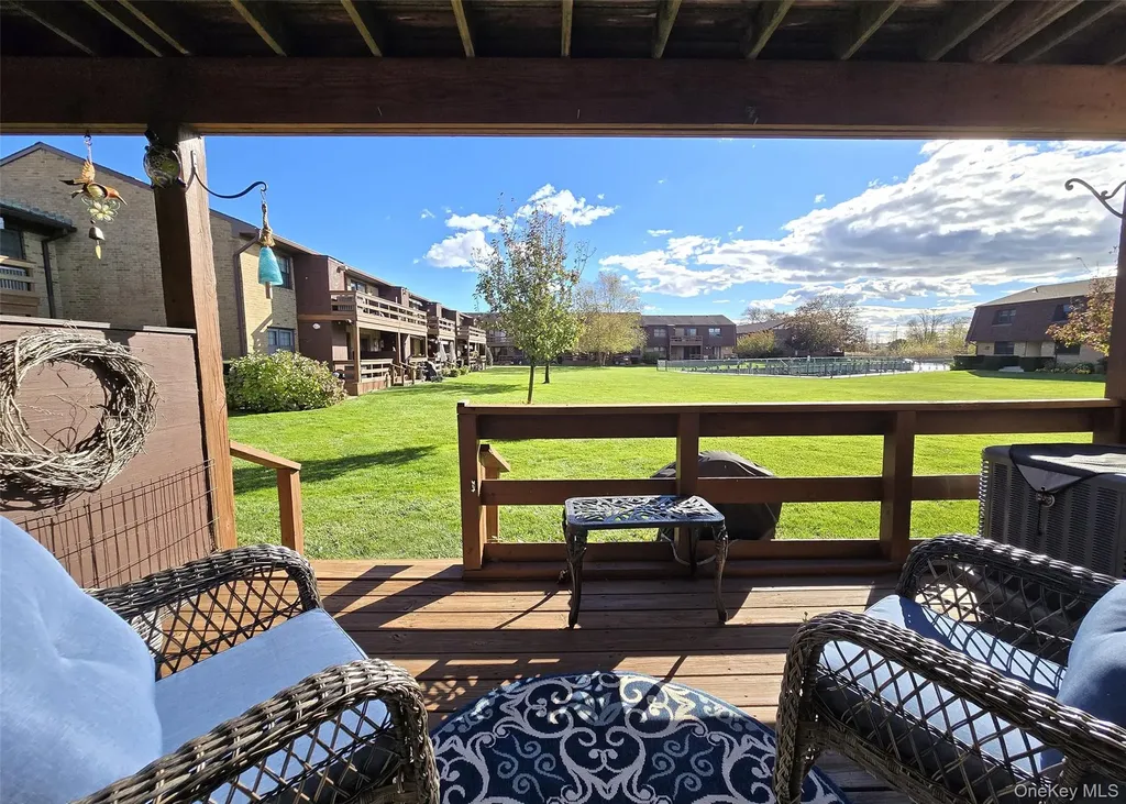 324 Mariners Way Copiague NY 11726
