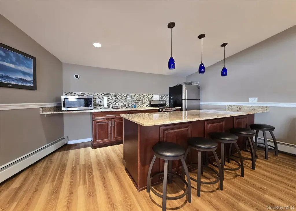324 Mariners Way Copiague NY 11726