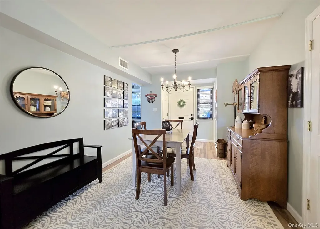 324 Mariners Way Copiague NY 11726