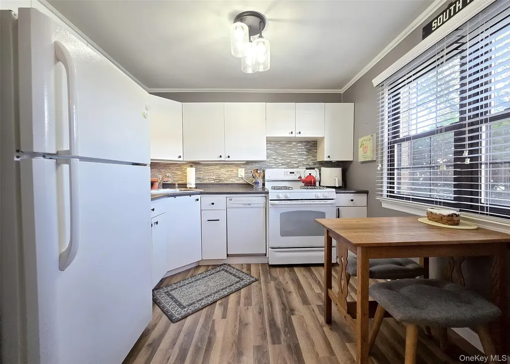 324 Mariners Way Copiague NY 11726