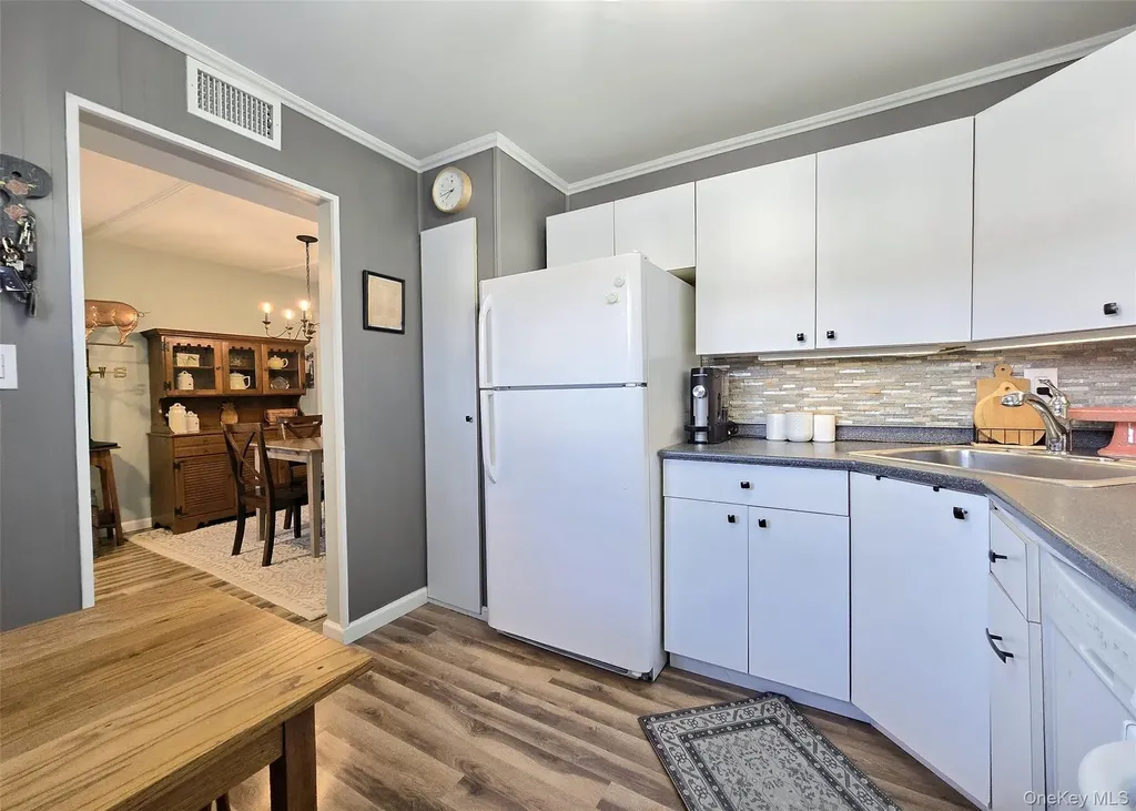 324 Mariners Way Copiague NY 11726