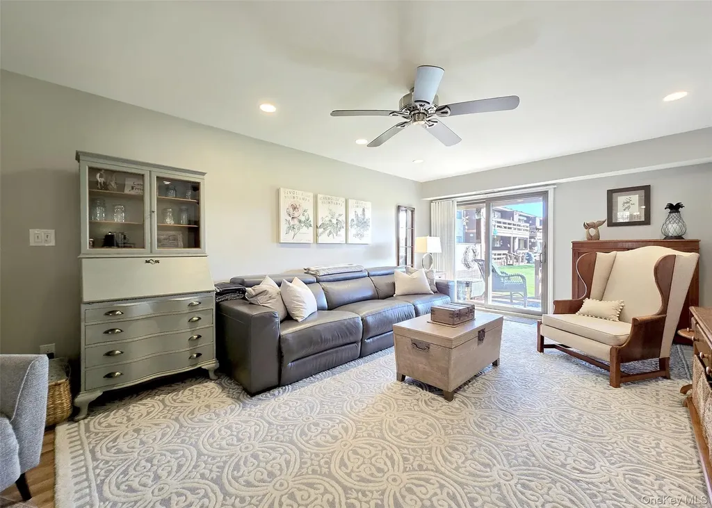 324 Mariners Way Copiague NY 11726