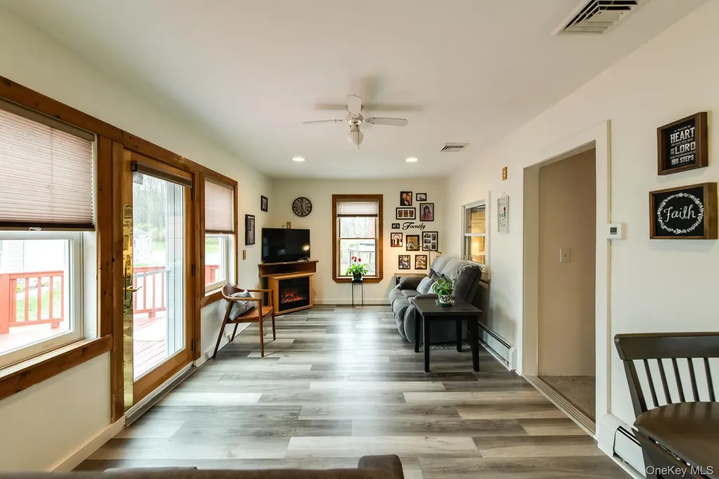 352-354 Ruskey Lane Hyde Park NY 12538