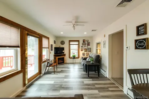 352-354 Ruskey Lane Hyde Park NY 12538