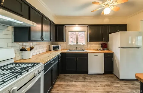 352-354 Ruskey Lane Hyde Park NY 12538