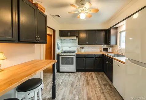 352-354 Ruskey Lane Hyde Park NY 12538