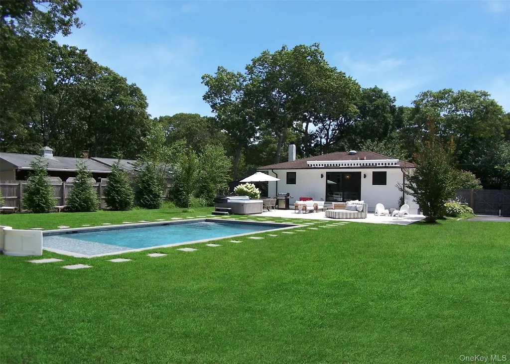 47 School Street Hampton Bays NY 11946