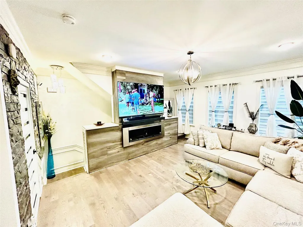 58 Rialto Way Patchogue NY 11772