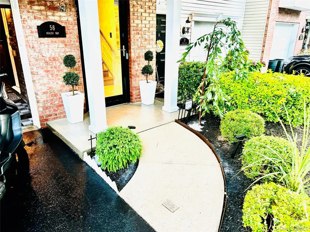 58 Rialto Way Patchogue NY 11772