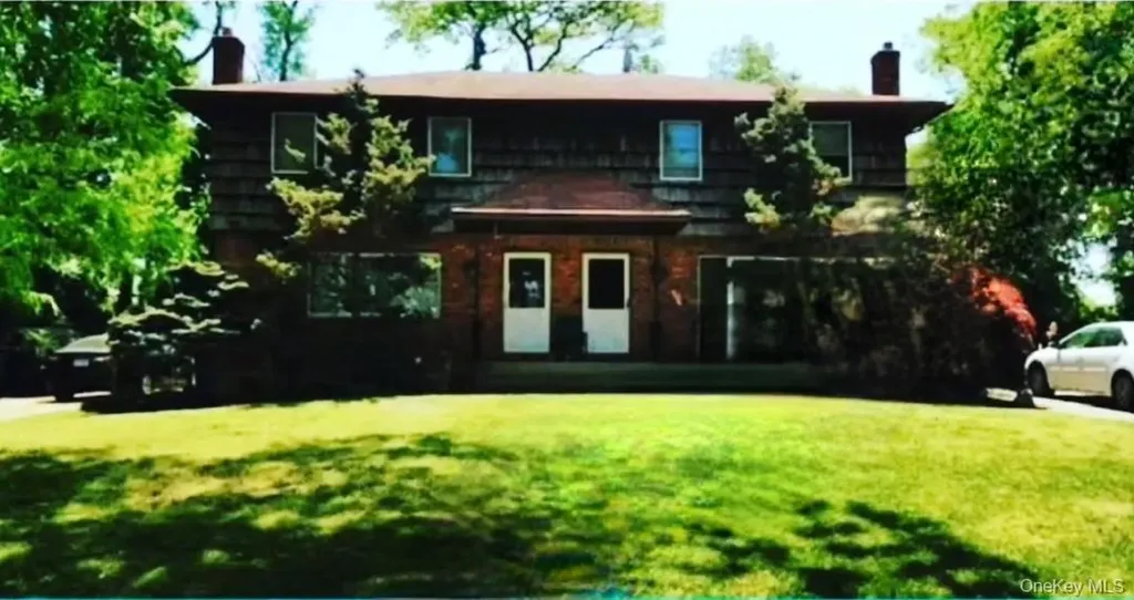 80-82 Laurel Boulevard Ronkonkoma NY 11779