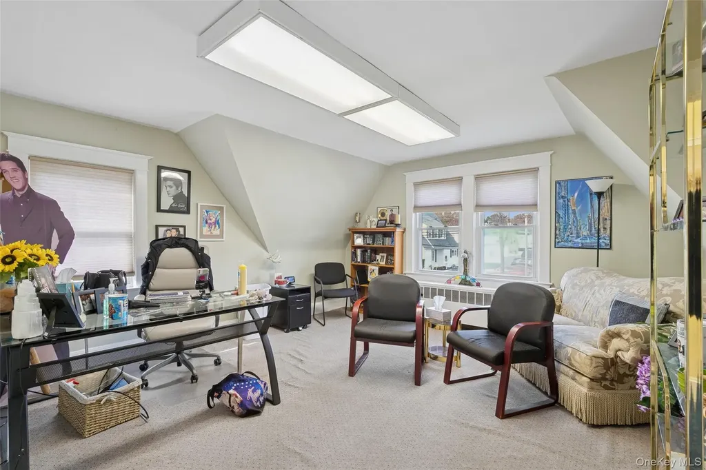 12 Manor Road Smithtown NY 11787
