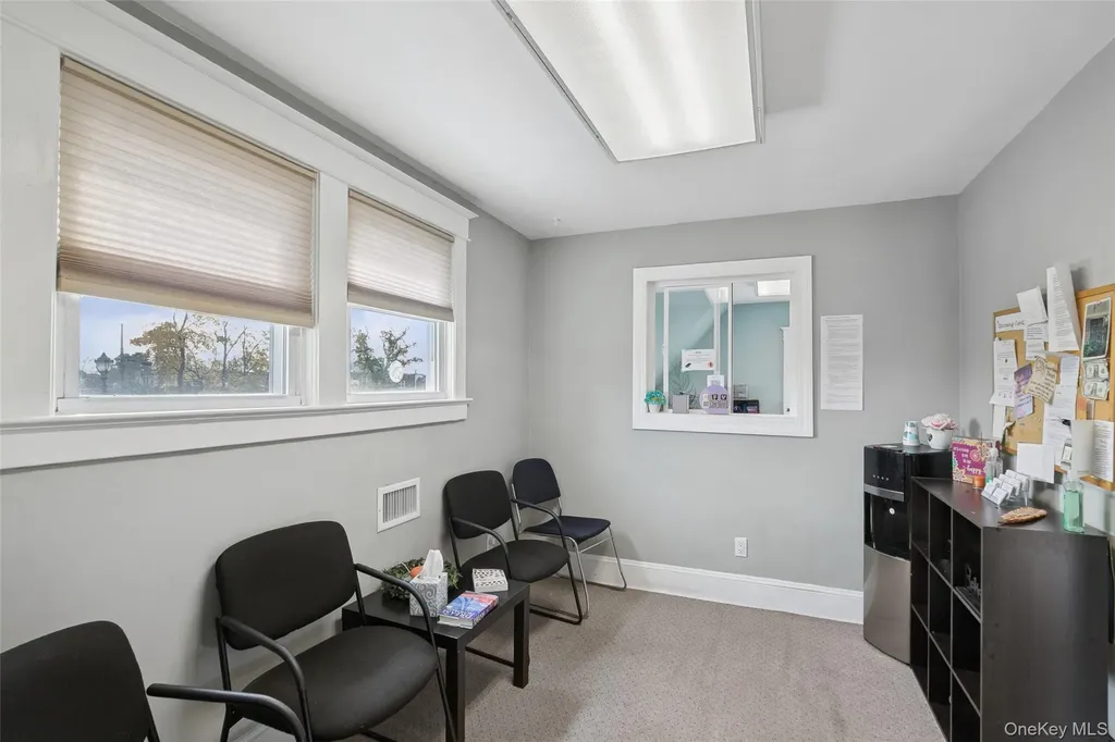 12 Manor Road Smithtown NY 11787