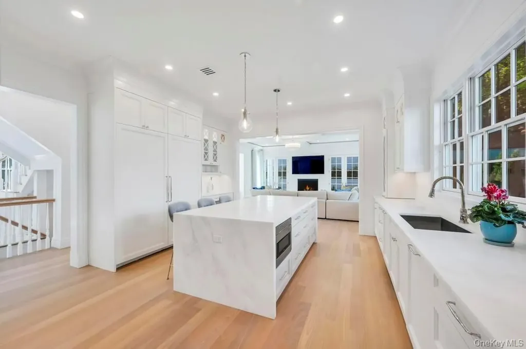 207 Mill Spring Road Manhasset NY 11030