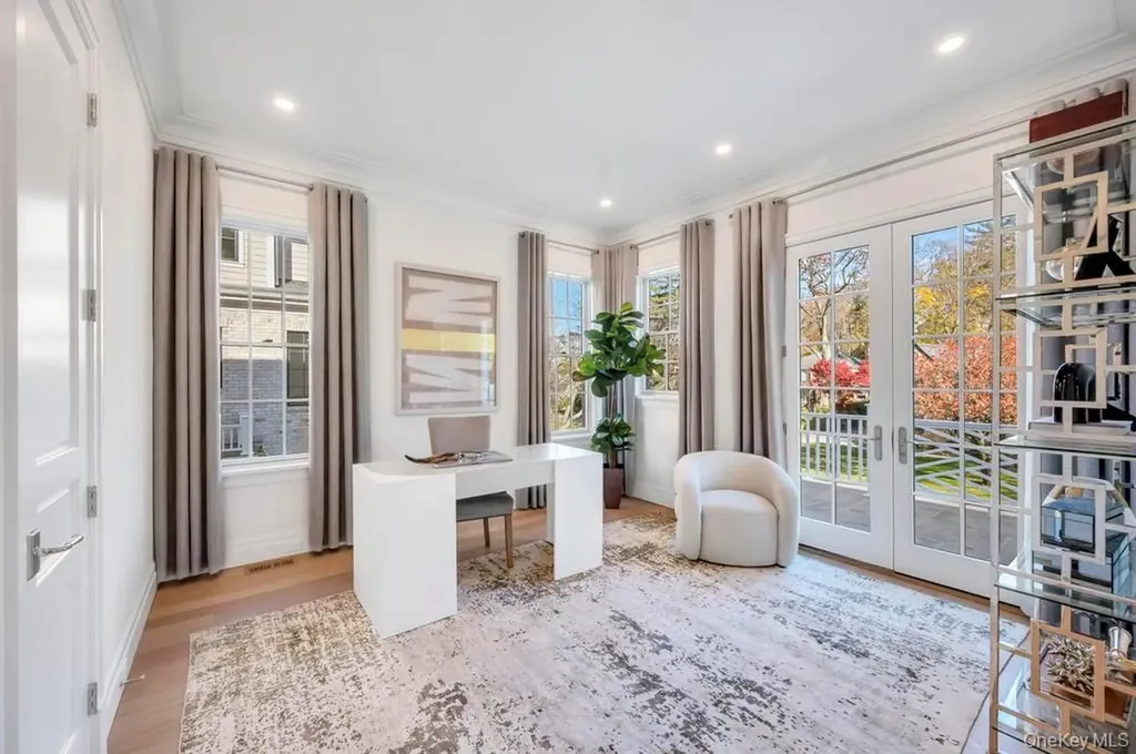 207 Mill Spring Road Manhasset NY 11030