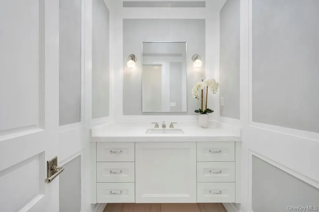 207 Mill Spring Road Manhasset NY 11030