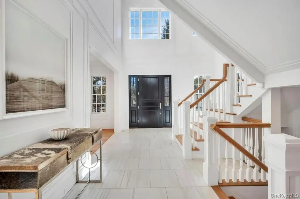 207 Mill Spring Road Manhasset NY 11030