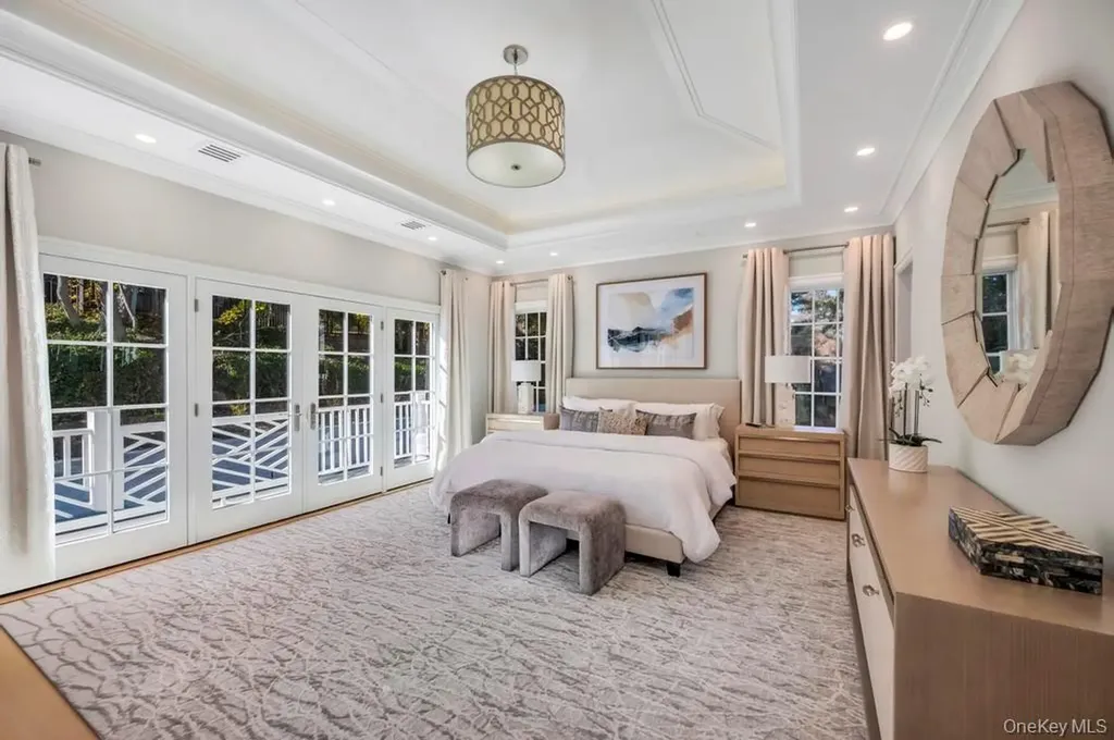 207 Mill Spring Road Manhasset NY 11030