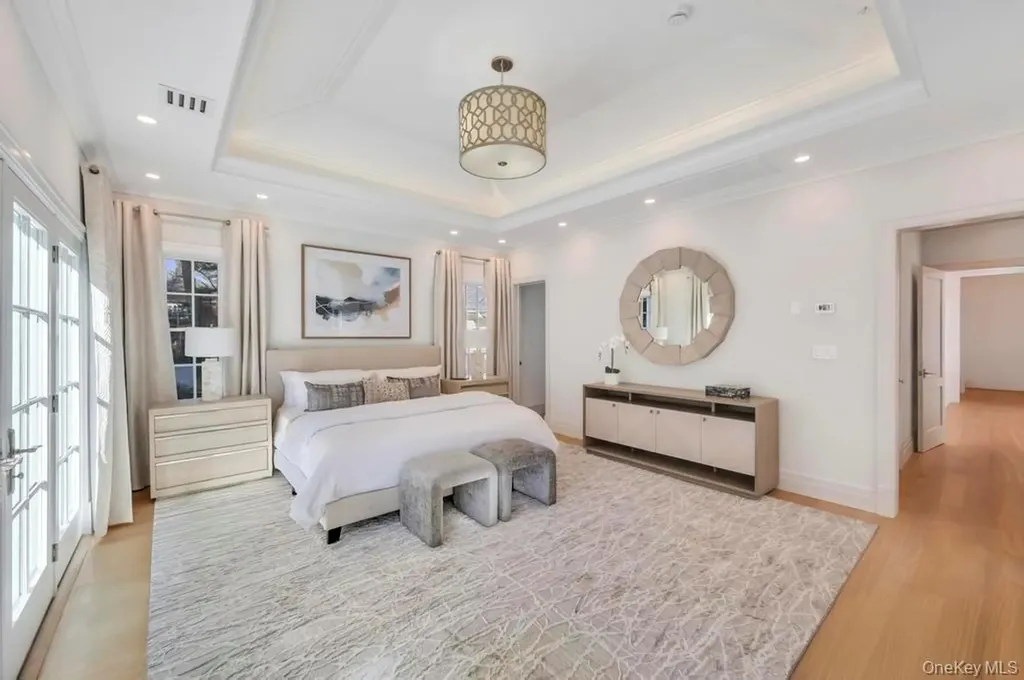 207 Mill Spring Road Manhasset NY 11030