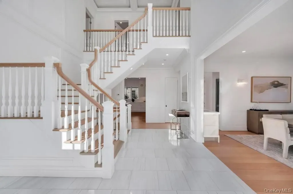 207 Mill Spring Road Manhasset NY 11030