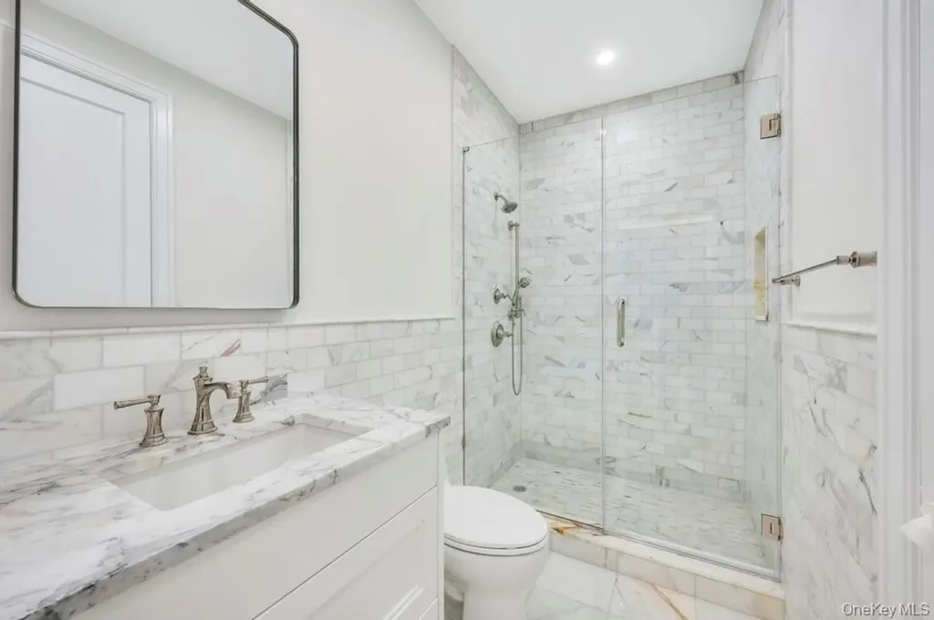 207 Mill Spring Road Manhasset NY 11030