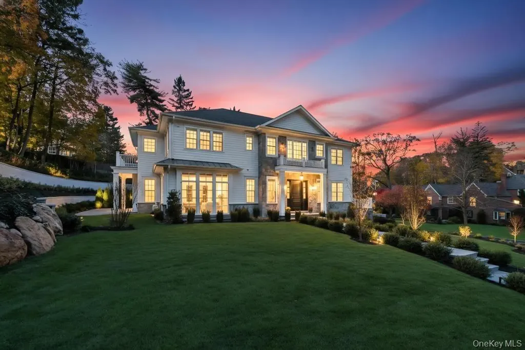 207 Mill Spring Road Manhasset NY 11030
