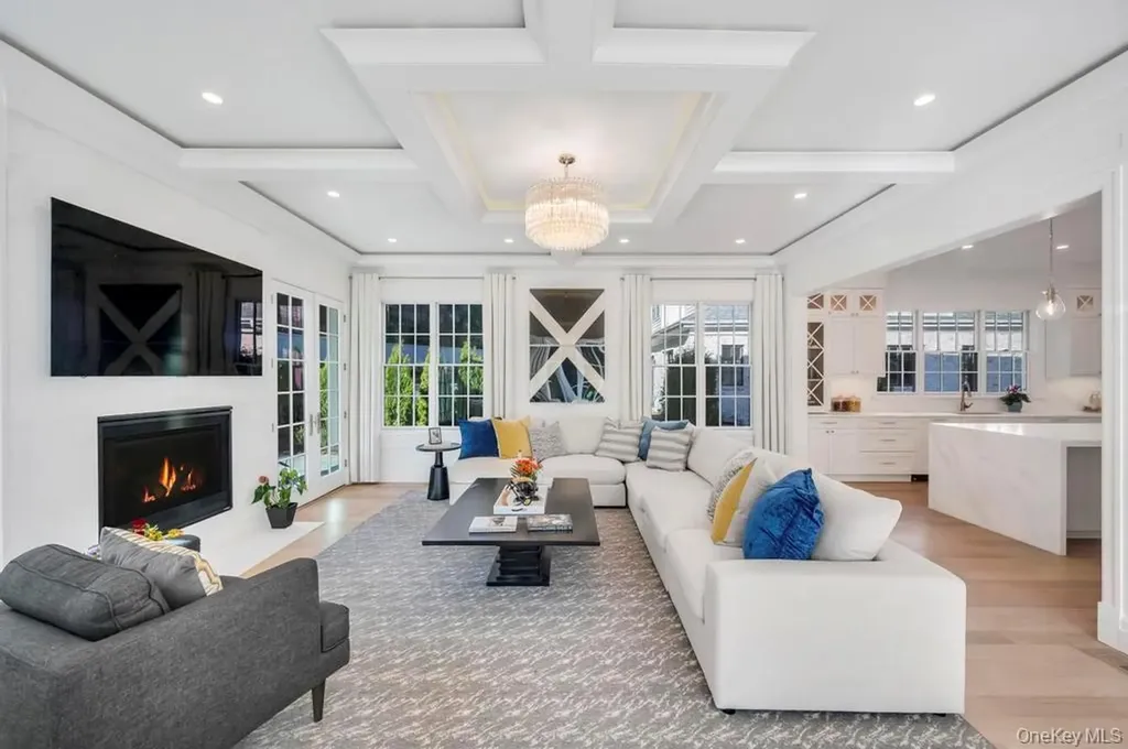 207 Mill Spring Road Manhasset NY 11030