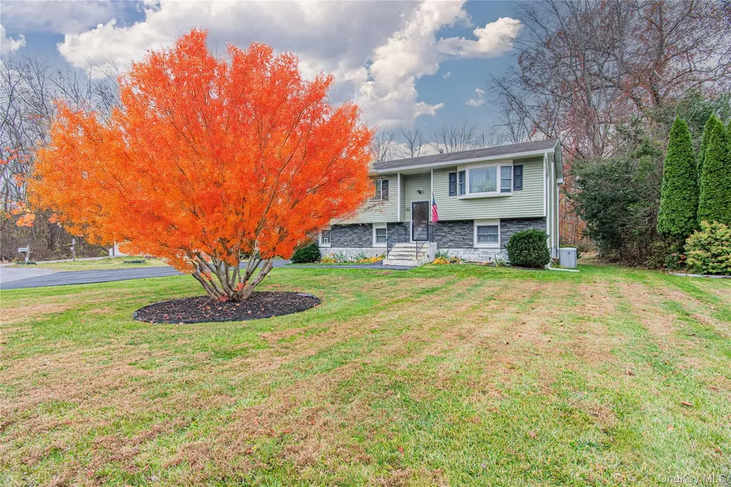 32 Deer Run Road Poughkeepsie NY 12603