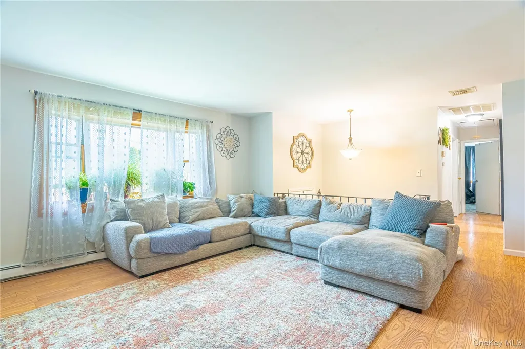 32 Deer Run Road Poughkeepsie NY 12603