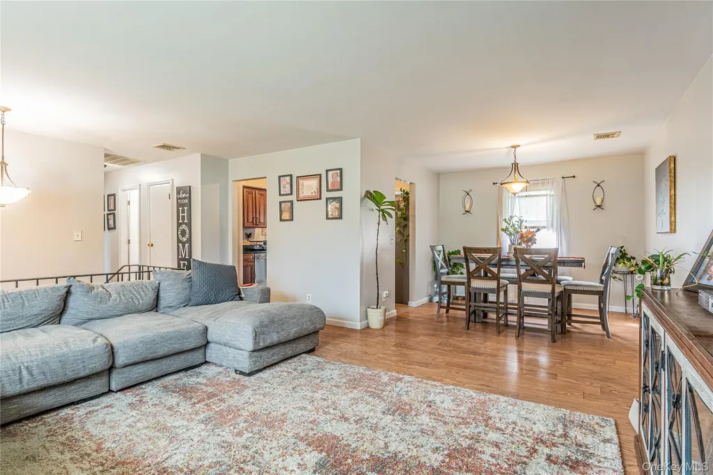32 Deer Run Road Poughkeepsie NY 12603