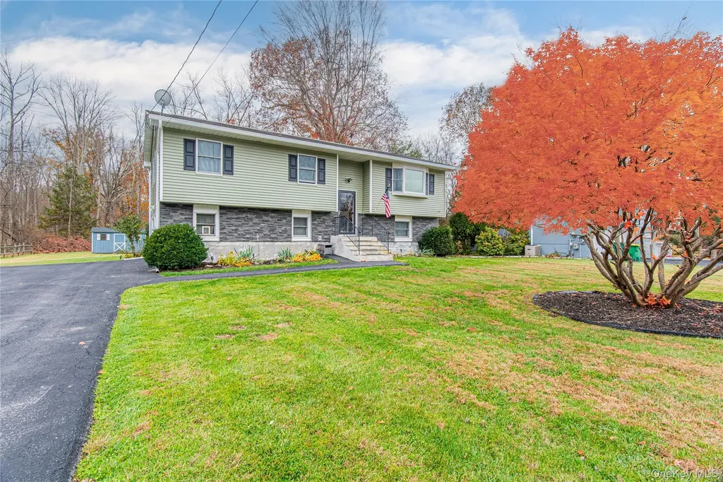 32 Deer Run Road Poughkeepsie NY 12603