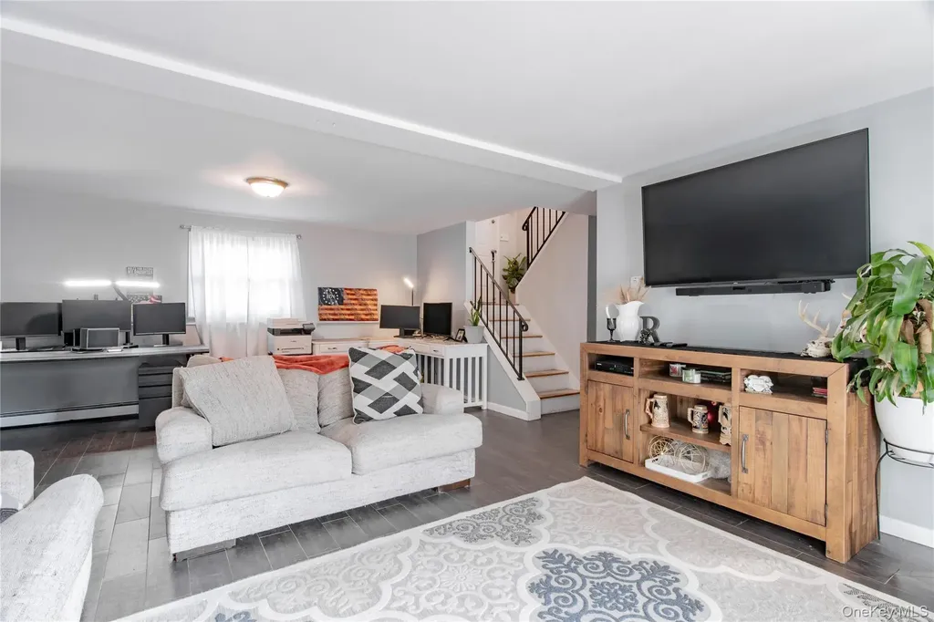 32 Deer Run Road Poughkeepsie NY 12603