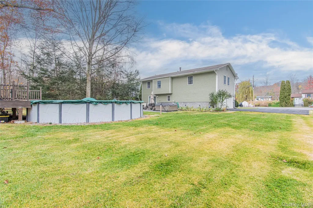 32 Deer Run Road Poughkeepsie NY 12603