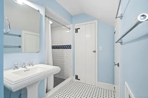 333 W Hartsdale Avenue Hartsdale NY 10530