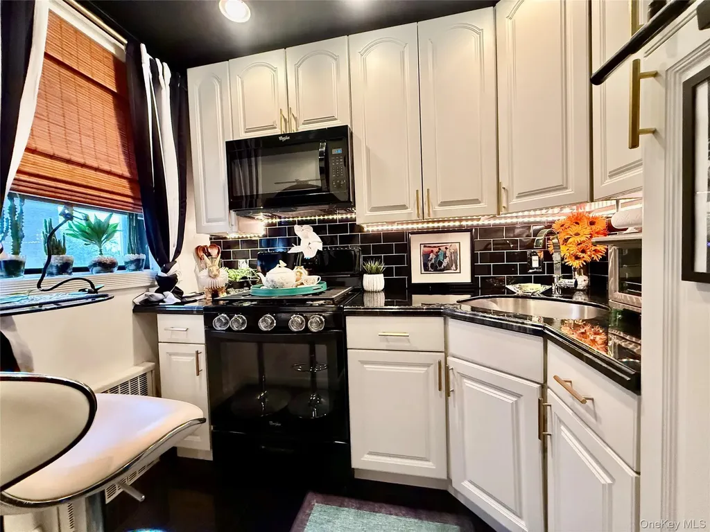 112-25 34th Avenue Corona NY 11368