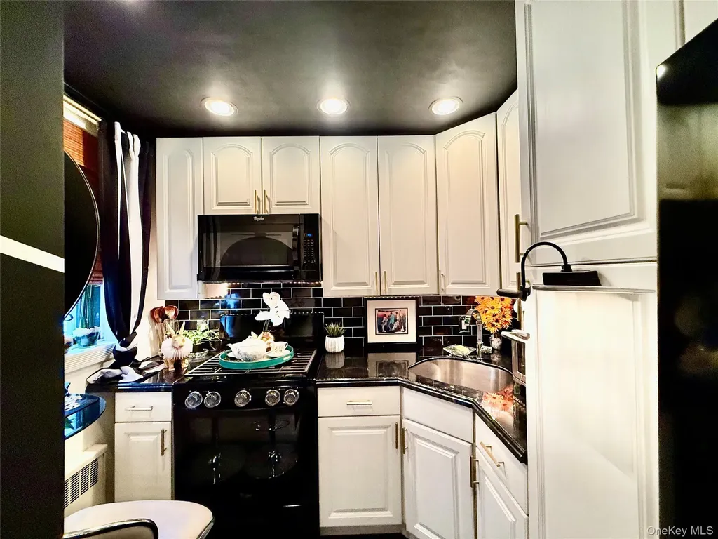 112-25 34th Avenue Corona NY 11368