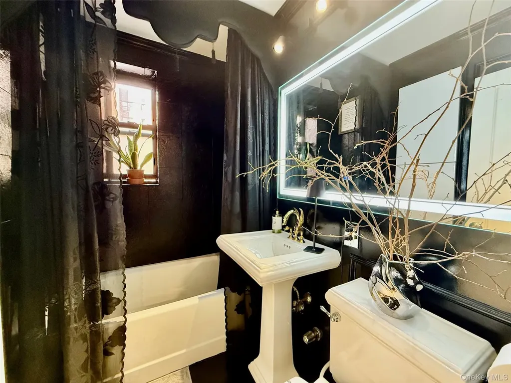 112-25 34th Avenue Corona NY 11368