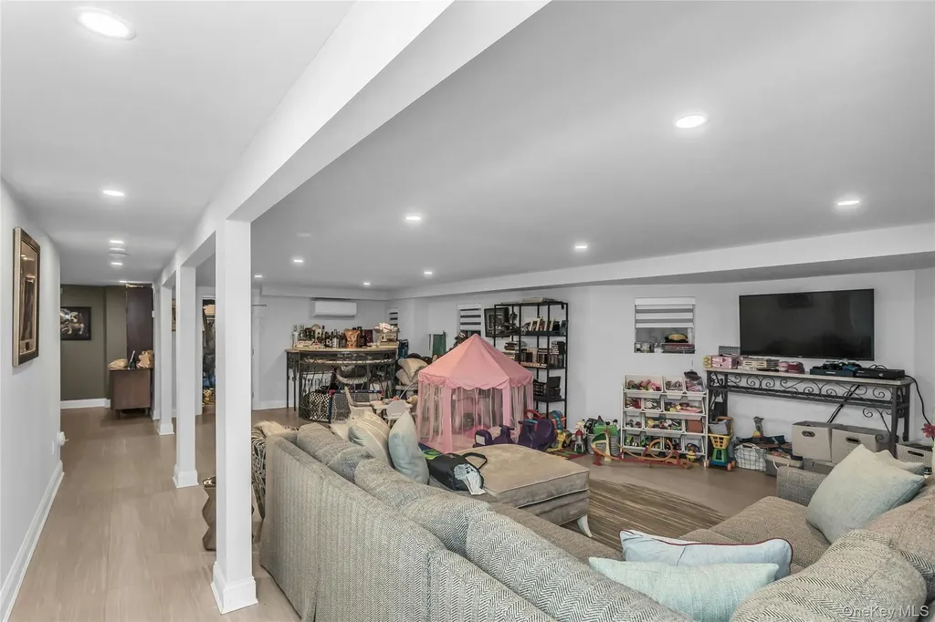 1600 Bay Boulevard Atlantic Beach NY 11509