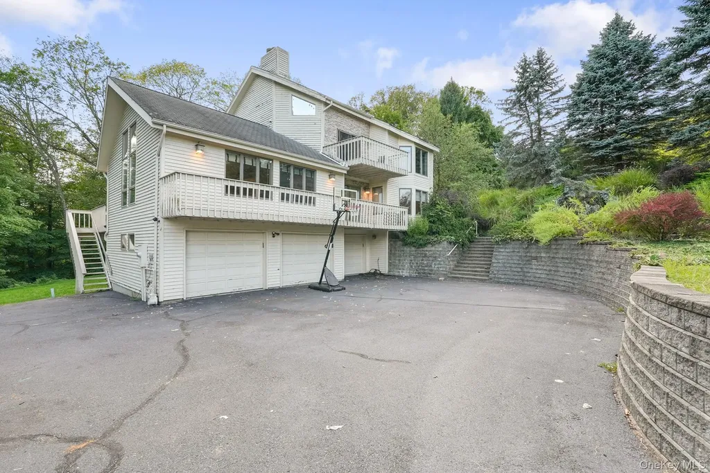25 S Ridge Road Pomona NY 10970