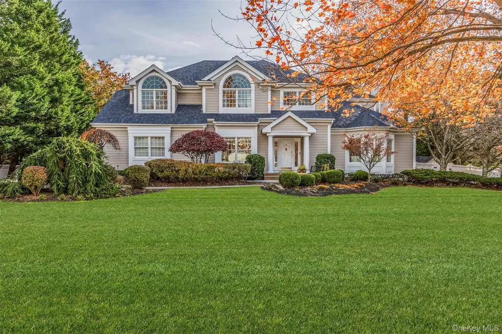 16 Ashley Loop Northport NY 11768