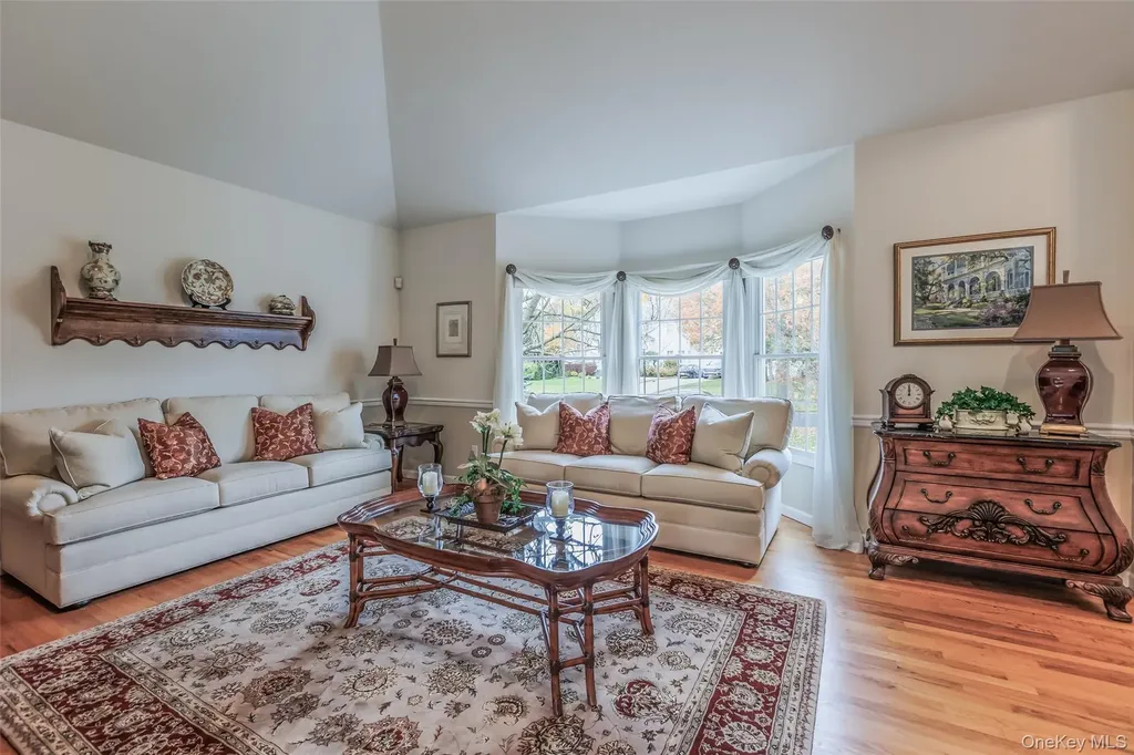 16 Ashley Loop Northport NY 11768