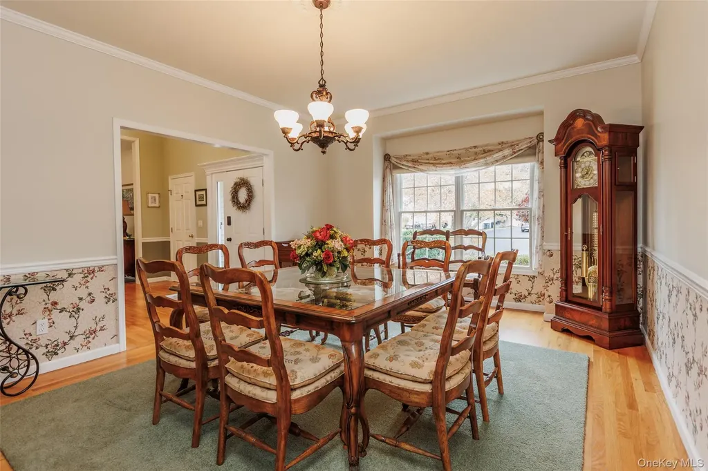 16 Ashley Loop Northport NY 11768