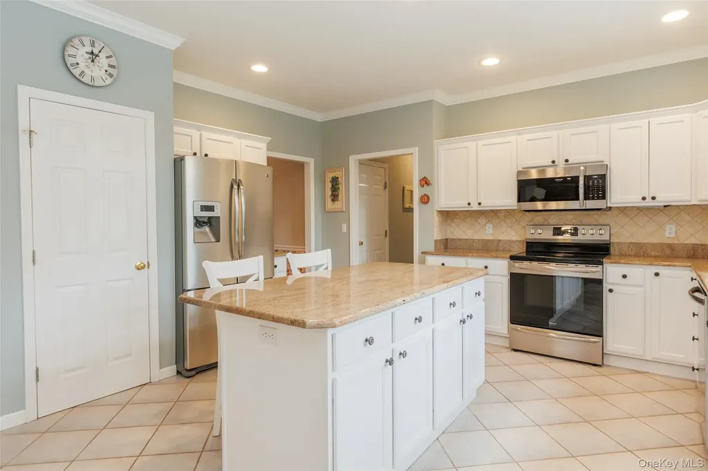 16 Ashley Loop Northport NY 11768