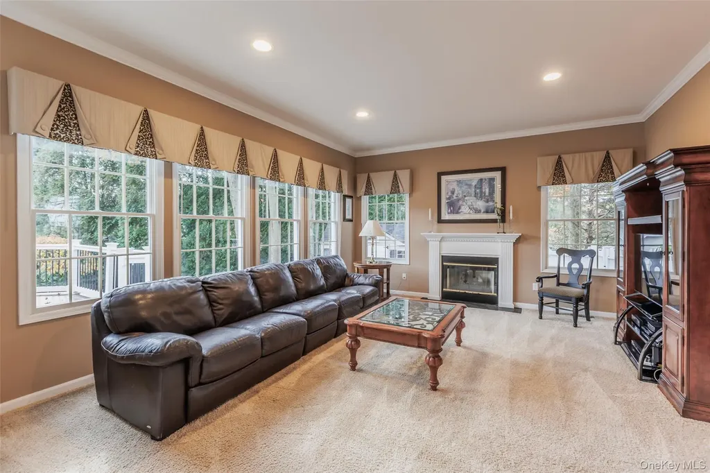 16 Ashley Loop Northport NY 11768