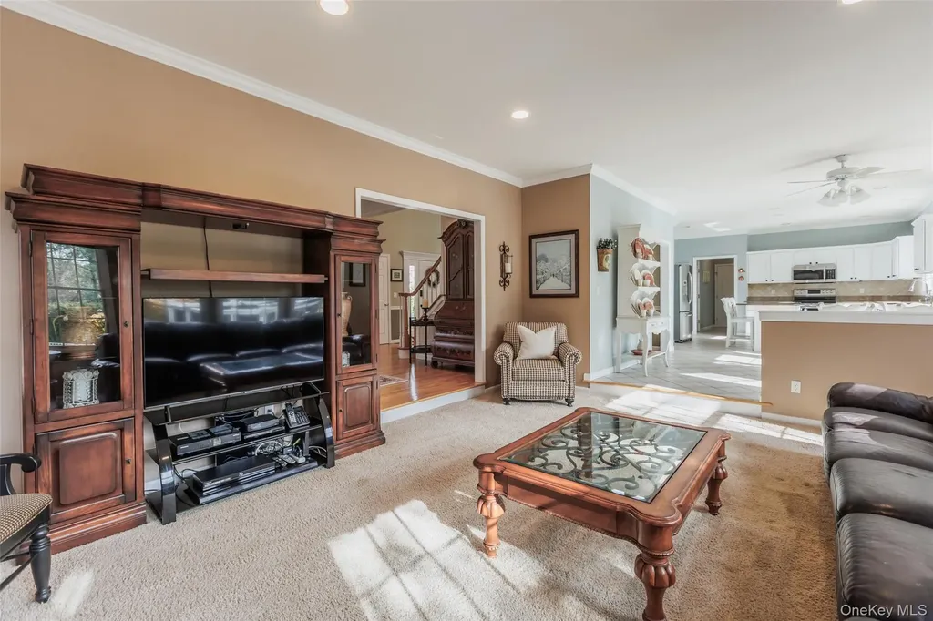 16 Ashley Loop Northport NY 11768