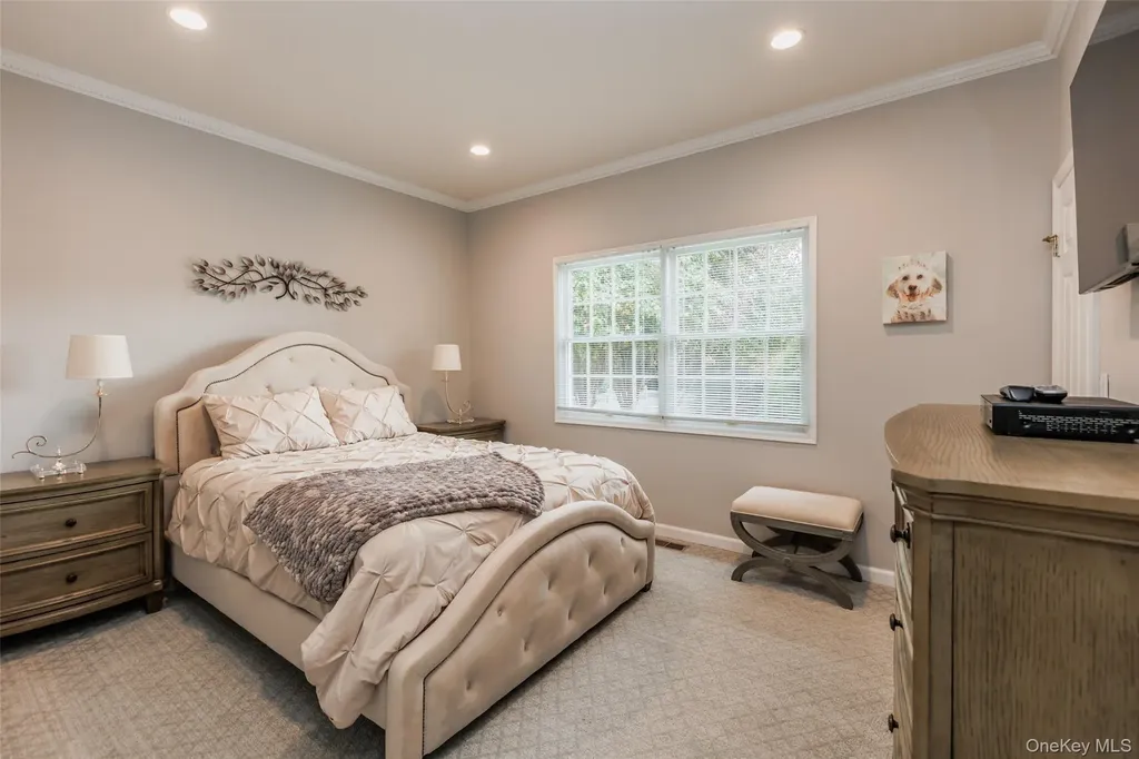 16 Ashley Loop Northport NY 11768
