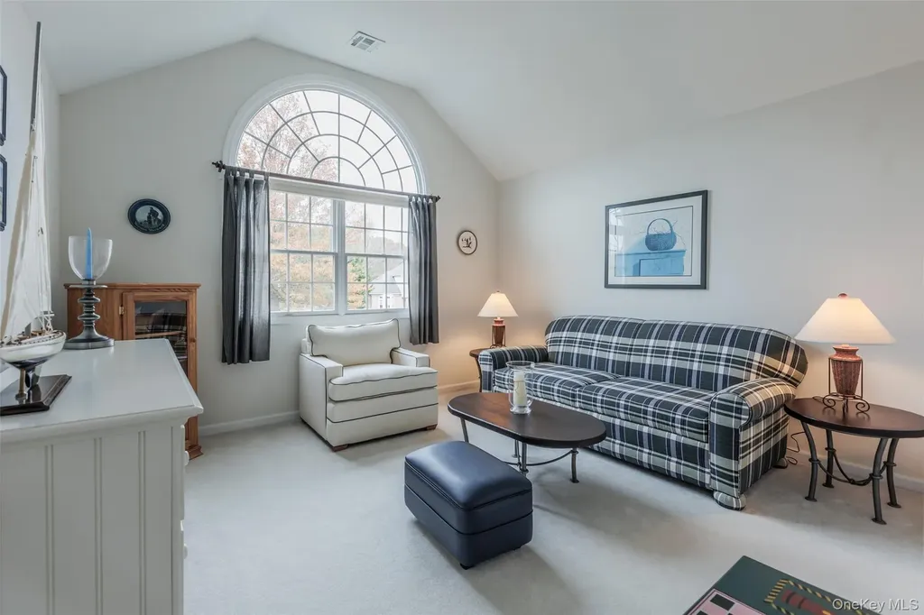 16 Ashley Loop Northport NY 11768